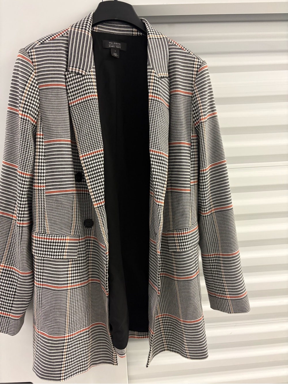 Halogen Plaid Blazer. Size Large. Like New.
